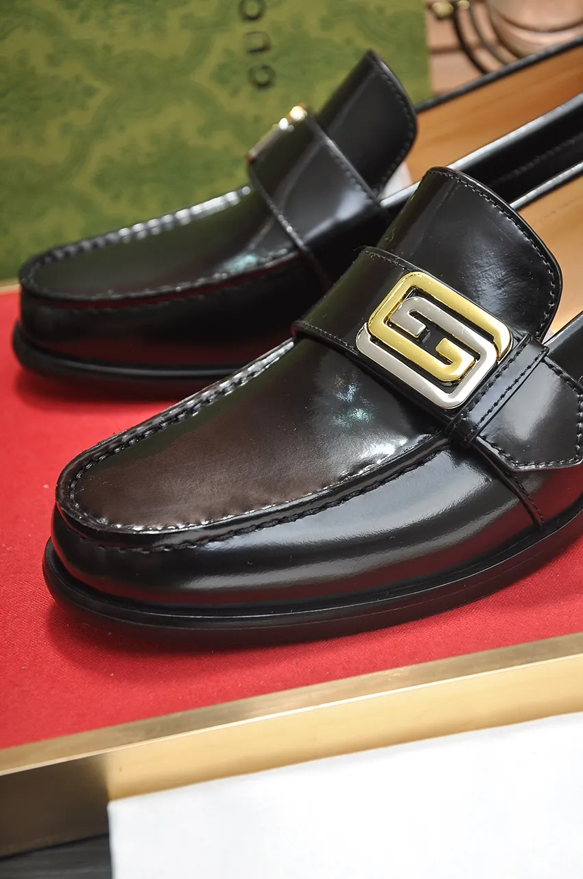 Men's shoes💰580💶Italy's top luxury men's shoe giant (GUCCI) (Gucci) (full cowhide lining) new arrival🍃Original European style🔰 Pleasant to the eye😍In order to make the shoes more durable and non-deformable🌀The production continues to follow traditional methods but there is still no lack of innovation💪Choose original sheepskin for the leather♻️ Smooth and natural And extra bright ⭐Made of imported cowhide, the first choice of rich people 38-45 (45 customized)